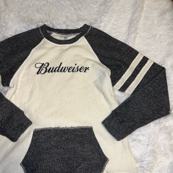 Budwiser Fleece Crewneck Sweatshirt Sweater with Pocket size Large - Picture 1 of 4